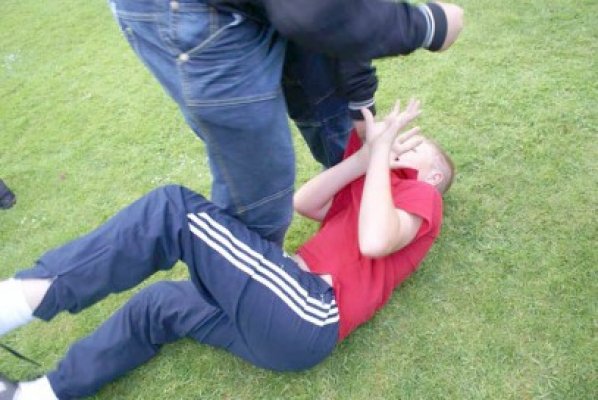 Elevul implicat în bătaia din parcul de la Far nu va fi sancţionat la şcoală